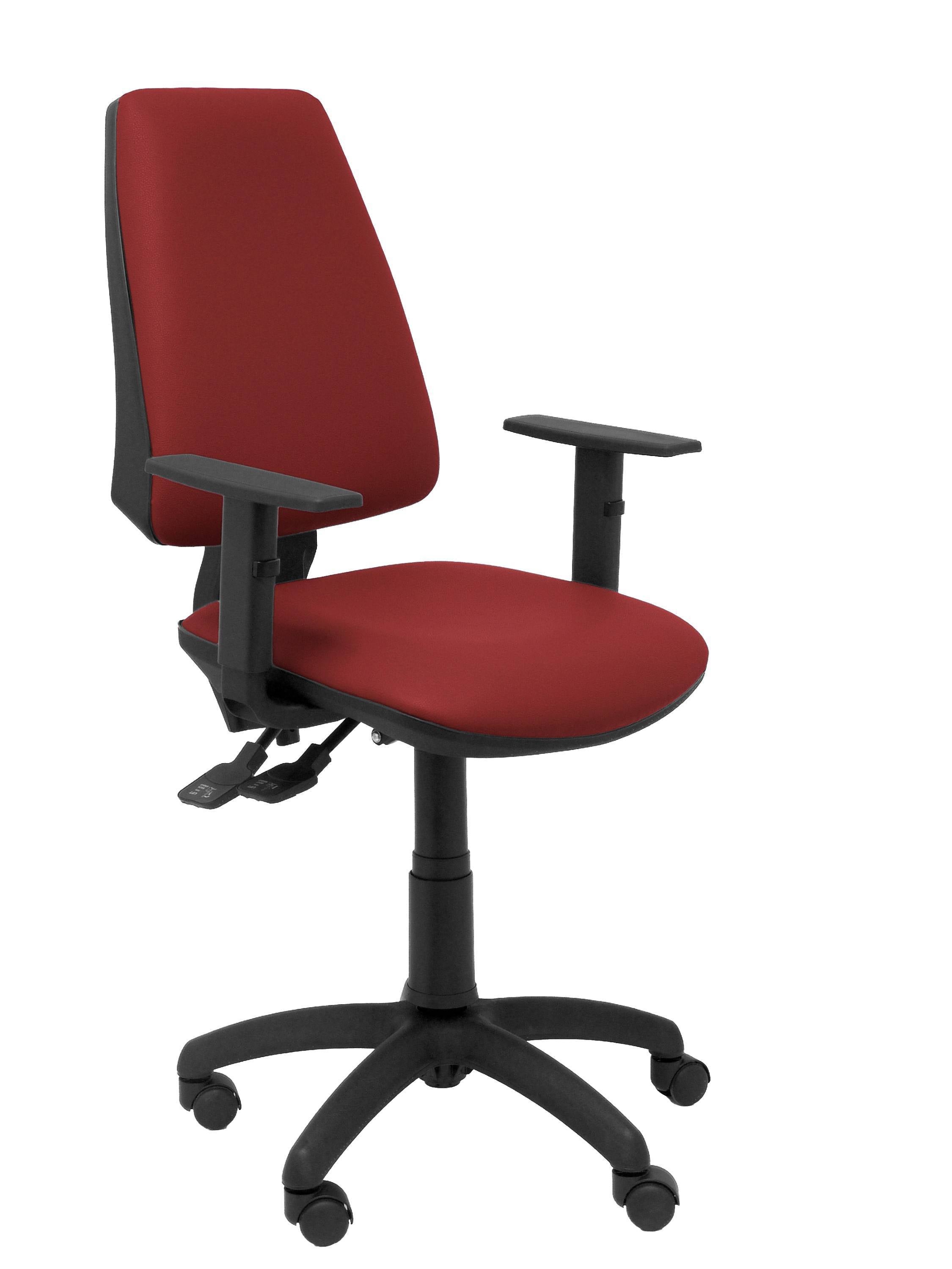 Silla Elche sincro similpiel granate con brazo regulable