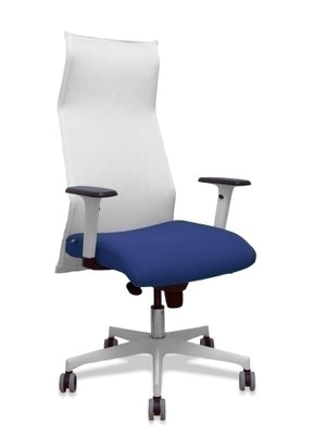 Sillón Sahuco blanco bali azul oscuro brazos blancos base blanca ruedas parqué 65mm