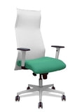 Sillón Sahuco blanco bali verde esmeralda brazos blancos base blanca ruedas parqué 65mm
