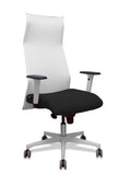 Sillón Sahuco blanco bali negro brazos blancos base blanca ruedas parqué 65mm