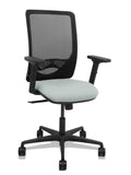 Silla Zulema sincro malla negra asiento bali gris claro brazos 2D ruedas 65mm