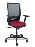Silla Zulema sincro malla negra asiento bali granate brazos 2D ruedas 65mm